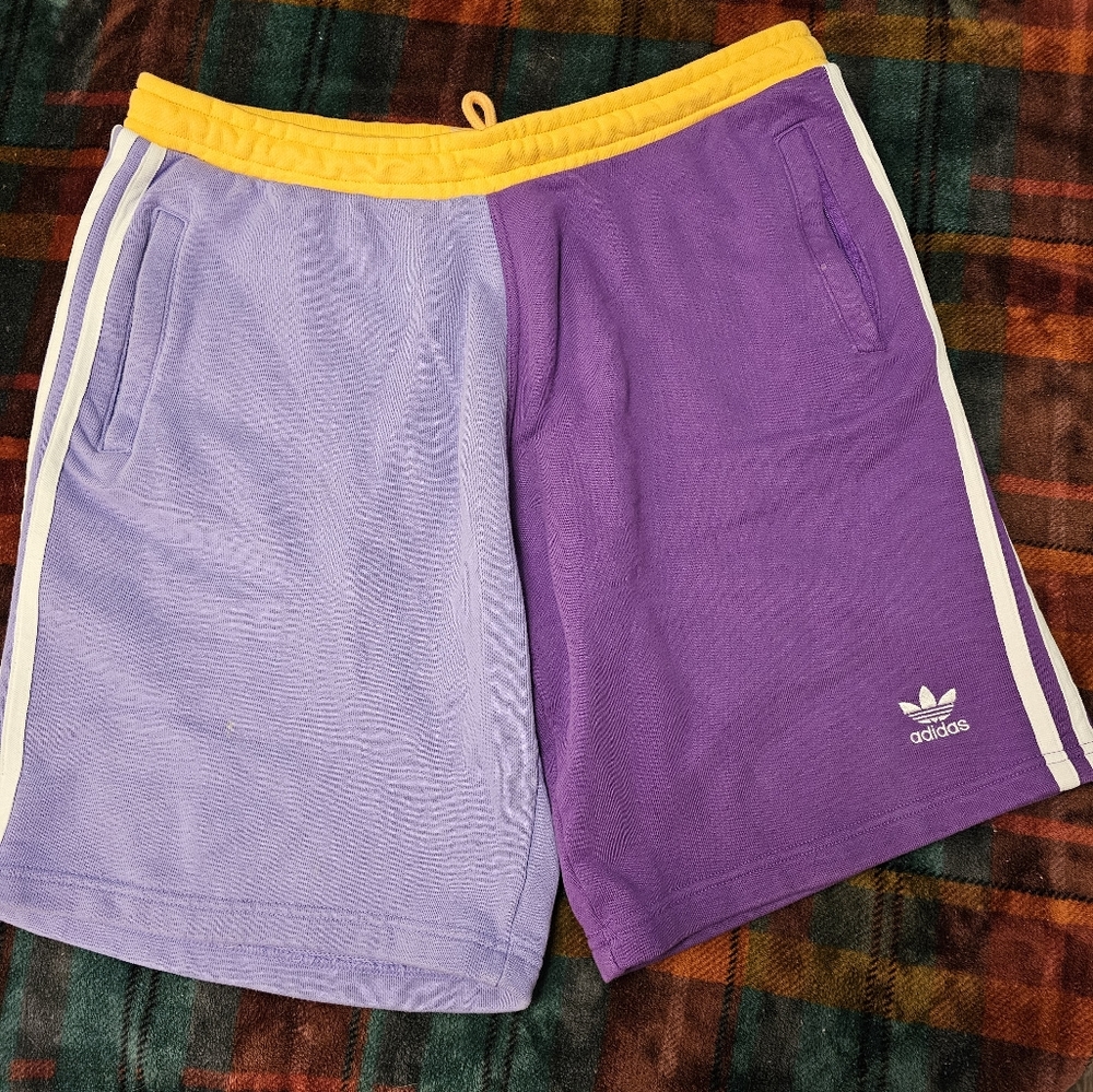 Mens basketball shorts